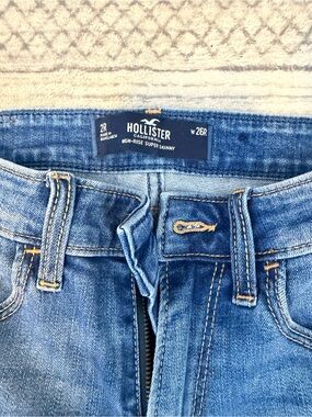 Hollister High-Rise Super Skinny Jeans in Medium Blue Wash